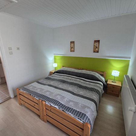 גיולה Roxanna Apartman מראה חיצוני תמונה