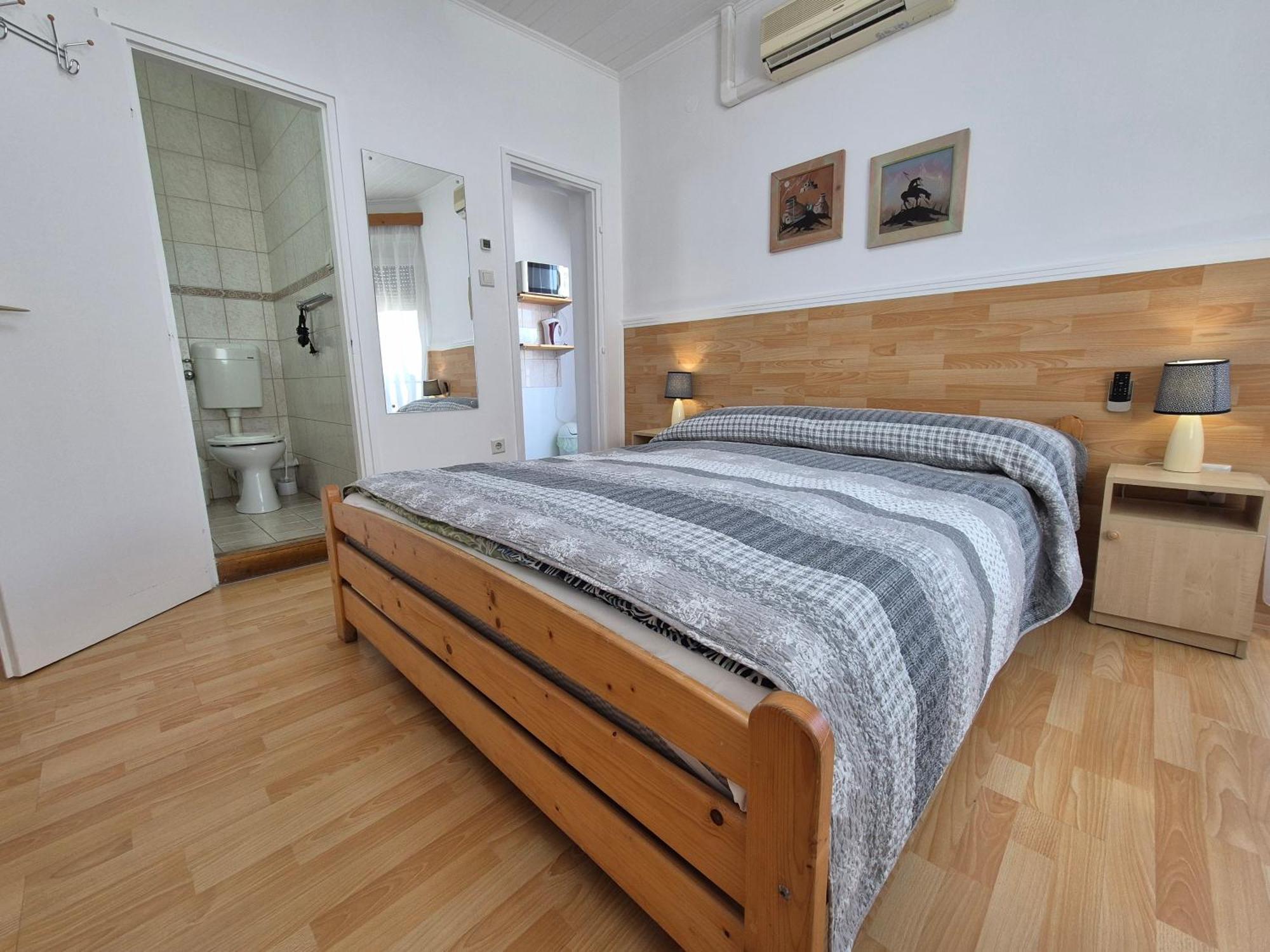 גיולה Roxanna Apartman מראה חיצוני תמונה