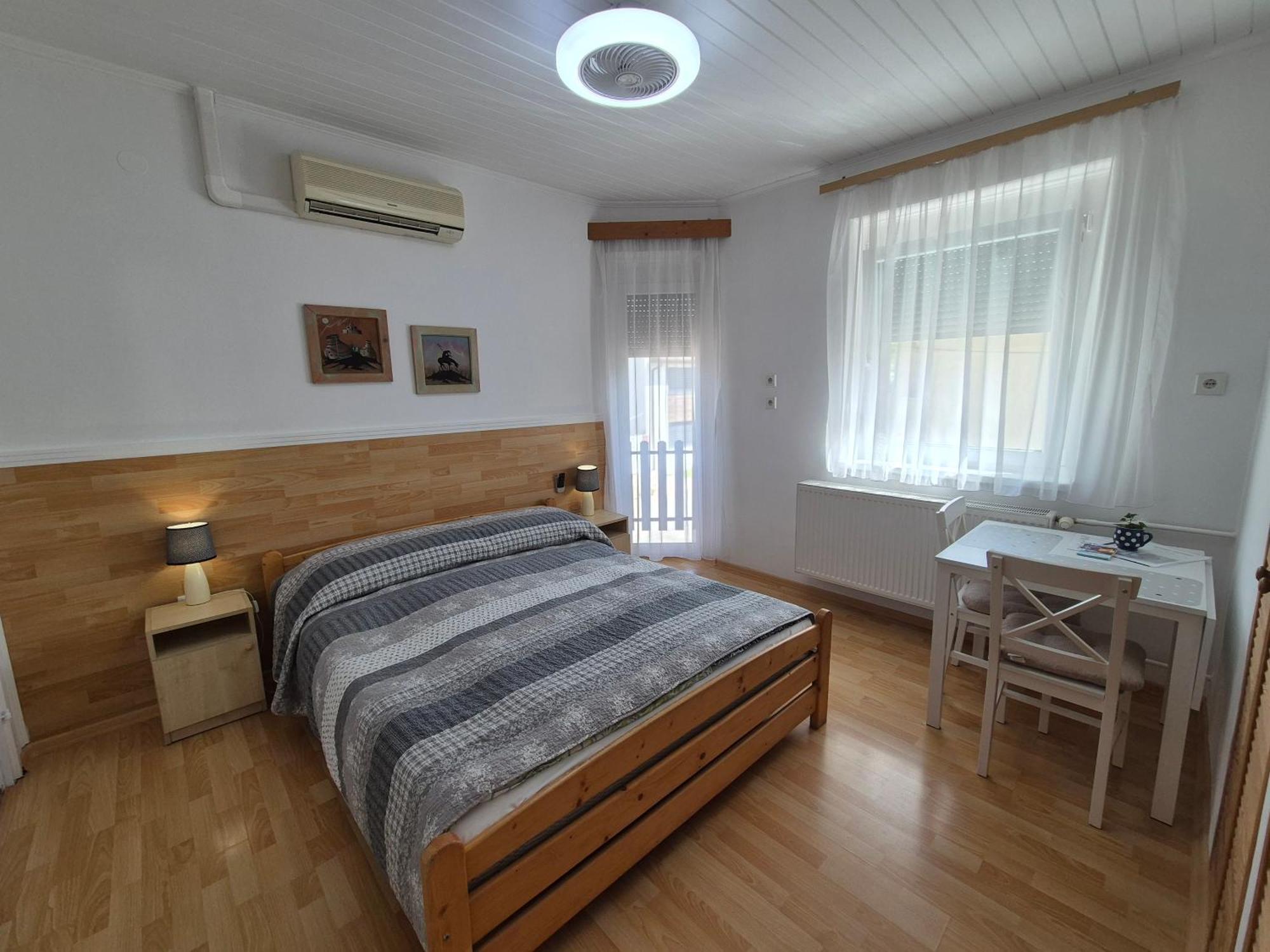 גיולה Roxanna Apartman מראה חיצוני תמונה