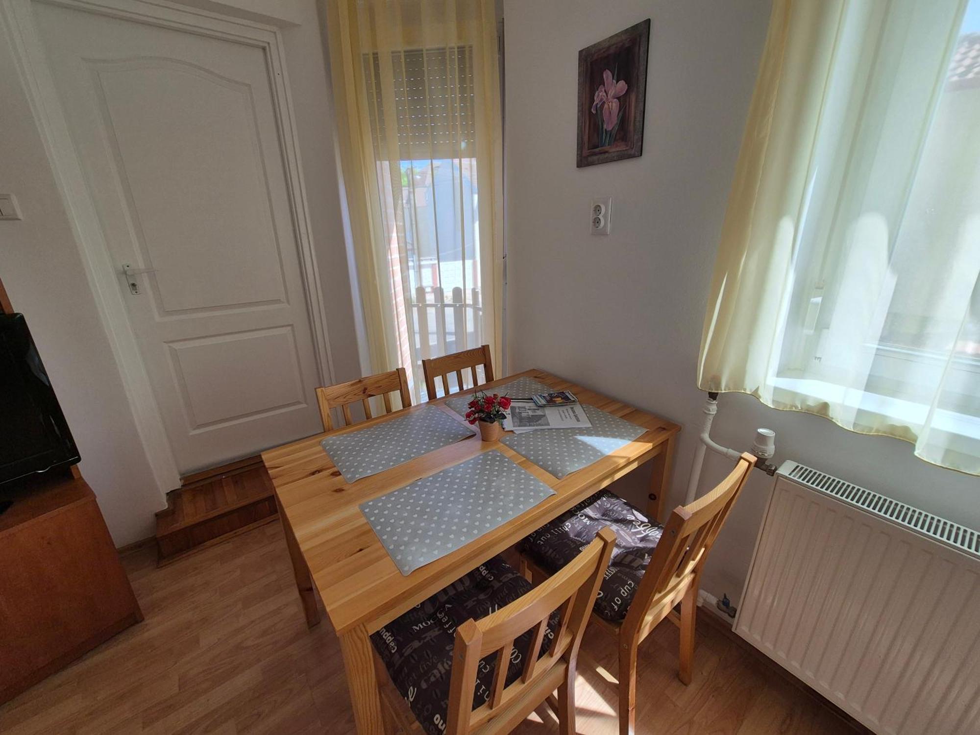גיולה Roxanna Apartman מראה חיצוני תמונה